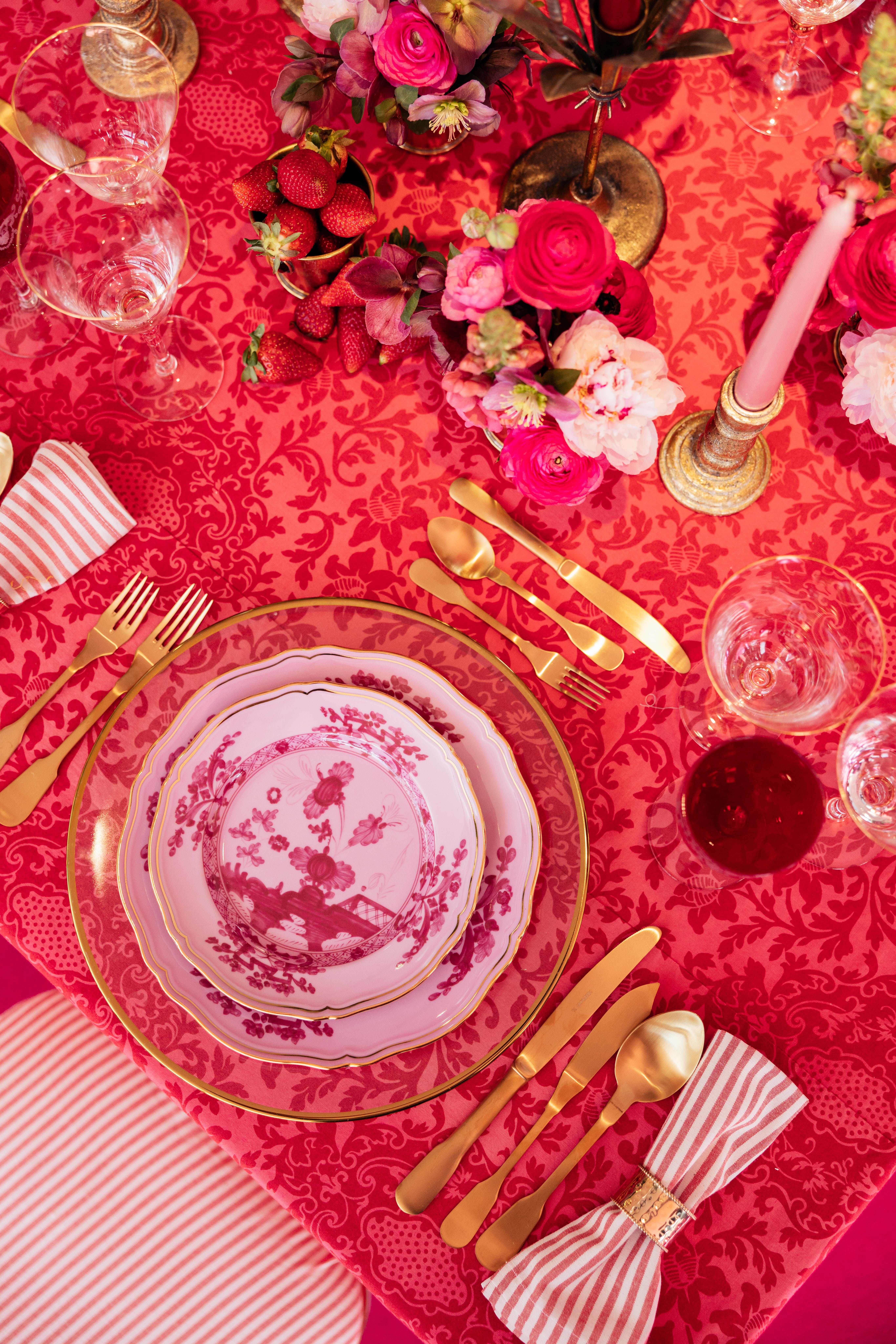 Oriente Italiano Porpora - Dinner Plates - Rental